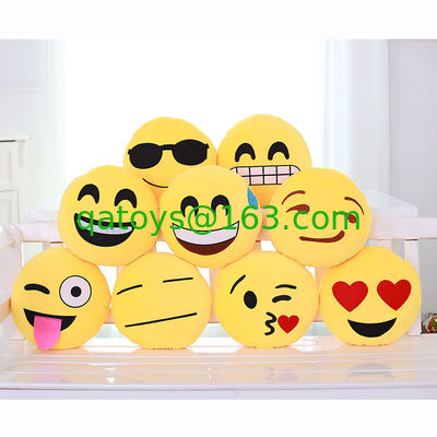 家の装飾のための 22 の様式の Emoji の顔文字の黄色および円形の詰められたクッションおよび枕