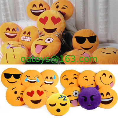 Emoji の黄色い顔文字の家の使用のための円形の詰められた赤ん坊の睡眠の枕