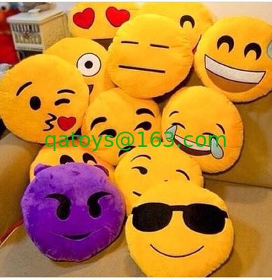 Emoji の黄色い顔文字の家の使用のための円形の詰められた赤ん坊の睡眠の枕