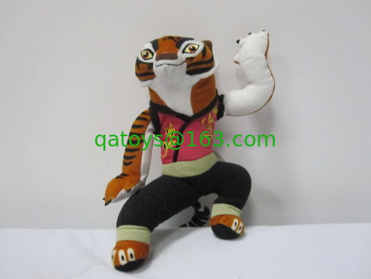 20cm のかわいい漫画のプラシ天は Kungfu のパンダの Tigress の漫画のぬいぐるみをもてあそびます