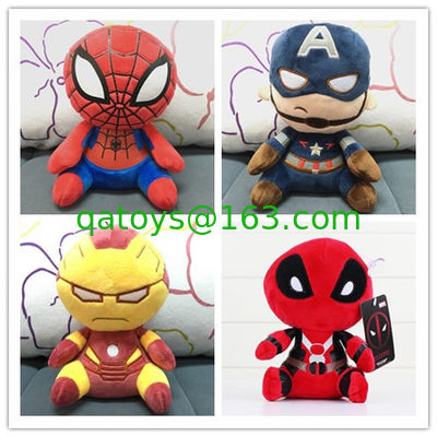 20cm のかわいい漫画のプラシ天は驚嘆を報復者のグループによって詰められるアクション・フィギュアもてあそびます