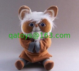 着席の姿勢の小さい漫画のプラシ天のおもちゃの Kungfu のパンダのマスター Shifu