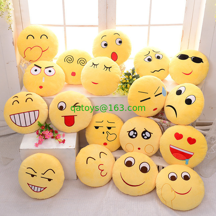 家の装飾のための 22 の様式の Emoji の顔文字の黄色および円形の詰められたクッションおよび枕